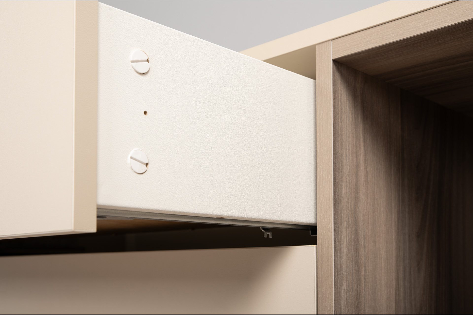 Сатин 7045 SU, Эмили Блаш U9135, Белый PE шагрень